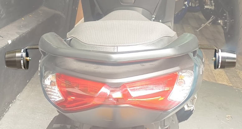 SLIDER TRASERO METALGUARD YAMAHA NMAX